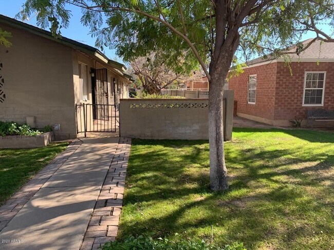 7153 N 57th Dr Glendale, AZ 85301 photo 3