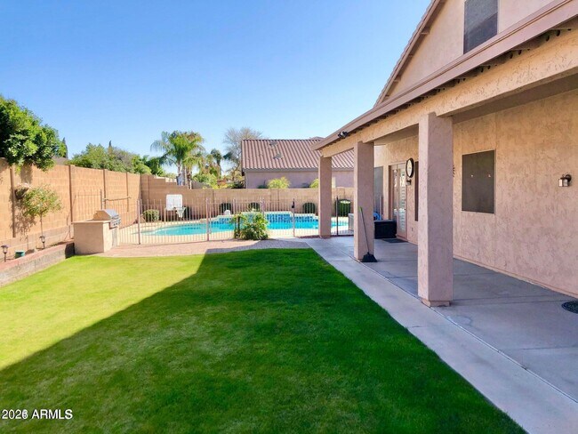 345 N Date Palm Dr Gilbert, AZ 85234 photo 3