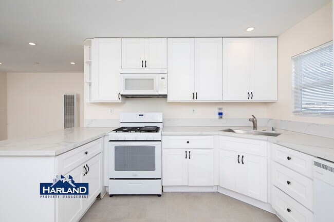 1270-1272 14th St Imperial Beach, CA 91932 photo 3