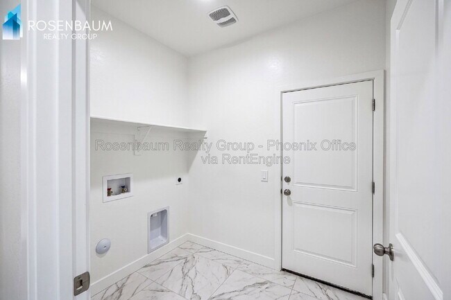 10919 W Carmelita Cir photo 5