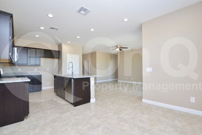 2223 N Camden Dr Florence, AZ 85132 photo 4