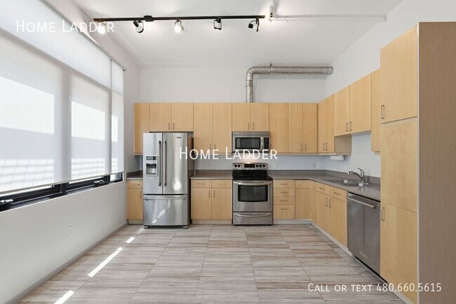 7301 E 3rd Ave Scottsdale, AZ 85251 photo 2