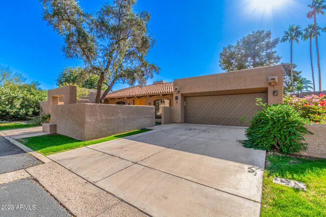 4450 E Camelback Rd Phoenix, AZ 85018 photo 3