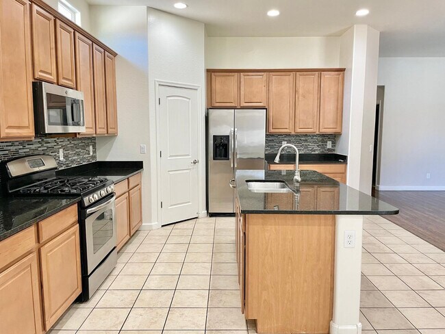 638 E Charlevoix Ave Gilbert, AZ 85297 photo 4
