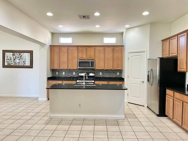 638 E Charlevoix Ave Gilbert, AZ 85297 photo 3