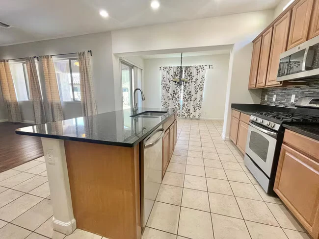 638 E Charlevoix Ave Gilbert, AZ 85297 photo 5
