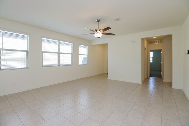 4227 W Coneflower Ln San Tan Valley, AZ 85142 photo 4