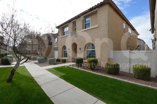 883 S Almira Ave Gilbert, AZ 85296 photo 2