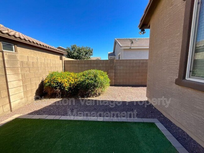 3432 E Russell St Mesa, AZ 85213 photo 2