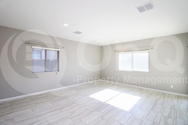 2765 E Behrend Dr Phoenix, AZ 85050 photo 5