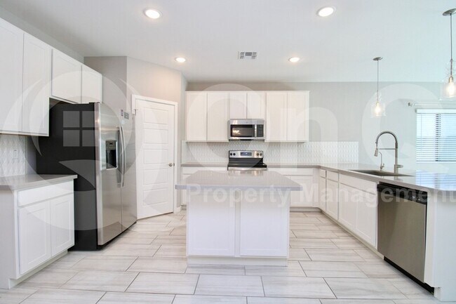2765 E Behrend Dr Phoenix, AZ 85050 photo 4
