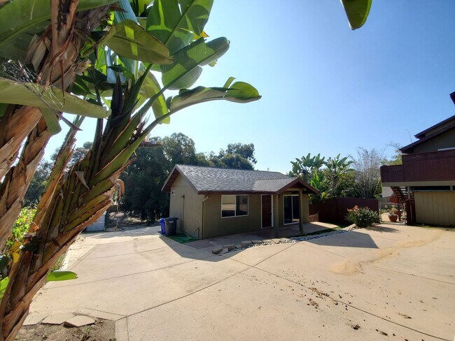 645 Ocean View Ave Encinitas, CA 92024