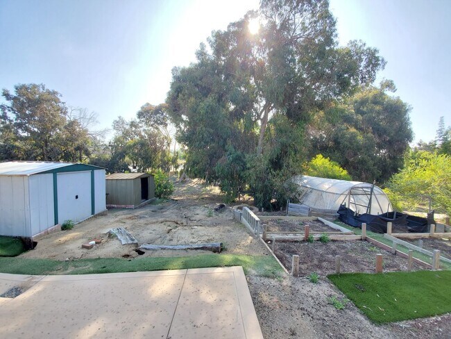 645 Ocean View Ave Encinitas, CA 92024 photo 2