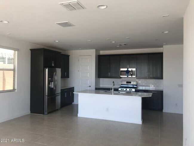 12487 W Forest Pleasant Pl Peoria, AZ 85383 photo 5