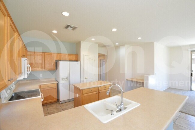 3306 E Powell Ct Gilbert, AZ 85298 photo 3