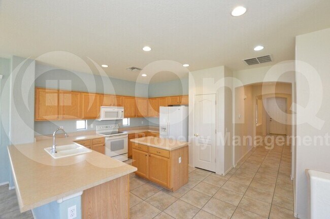 3306 E Powell Ct Gilbert, AZ 85298 photo 4