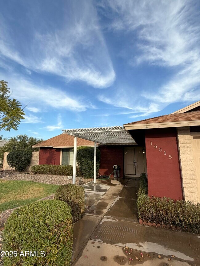 16015 N 47th Dr photo 3