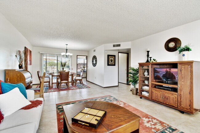 12414 W Nugget Ct Sun City West, AZ 85375 photo 4