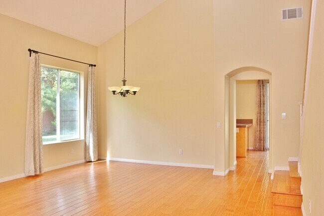 3536 Corte Yolanda Carlsbad, CA 92009 photo 3