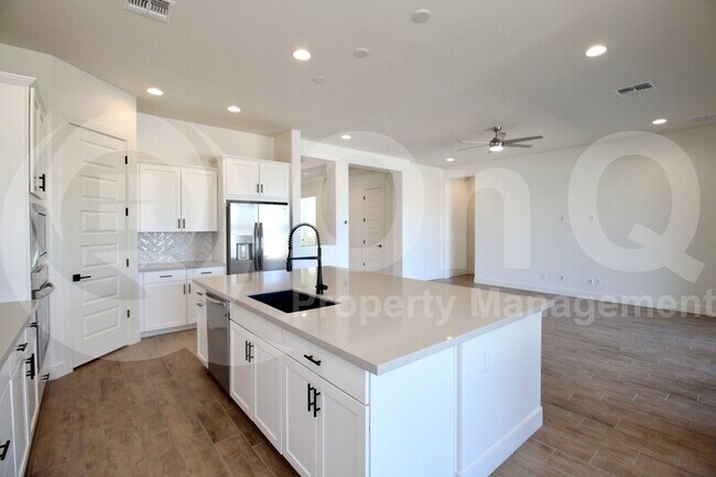 22654 E Lawndale Pl Queen Creek, AZ 85142 photo 4