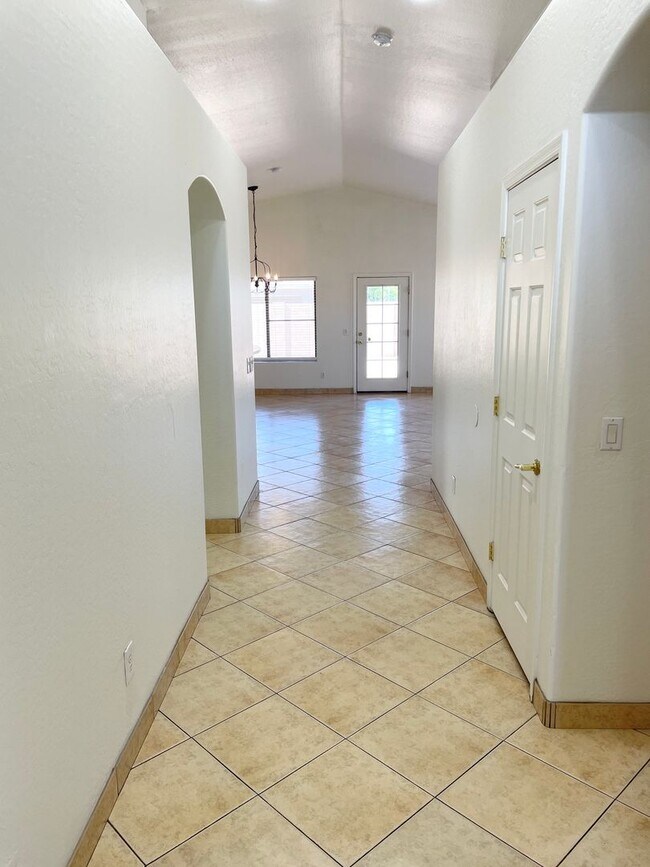 4906 W Novak Way Phoenix, AZ 85339 photo 3