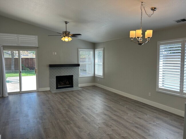 3014 Wright Way Brentwood, CA 94513 photo 2