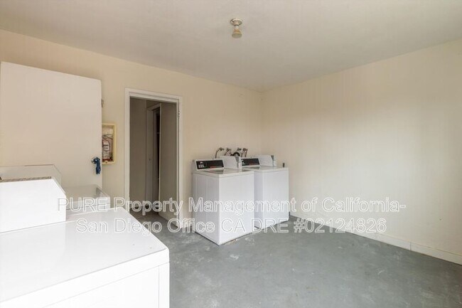 331 E Washington Ave Escondido, CA 92025 photo 3