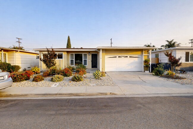 6243 Dorothy Dr San Diego, CA 92115 photo 2