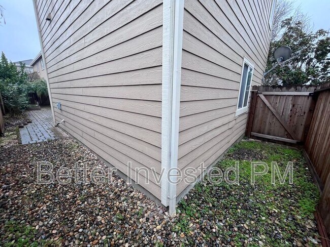 1429 Woodside Cir Petaluma, CA 94954 photo 5