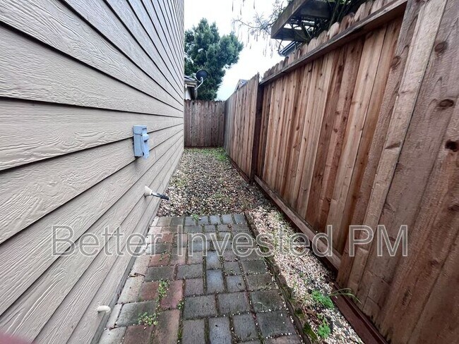 1429 Woodside Cir Petaluma, CA 94954 photo 4