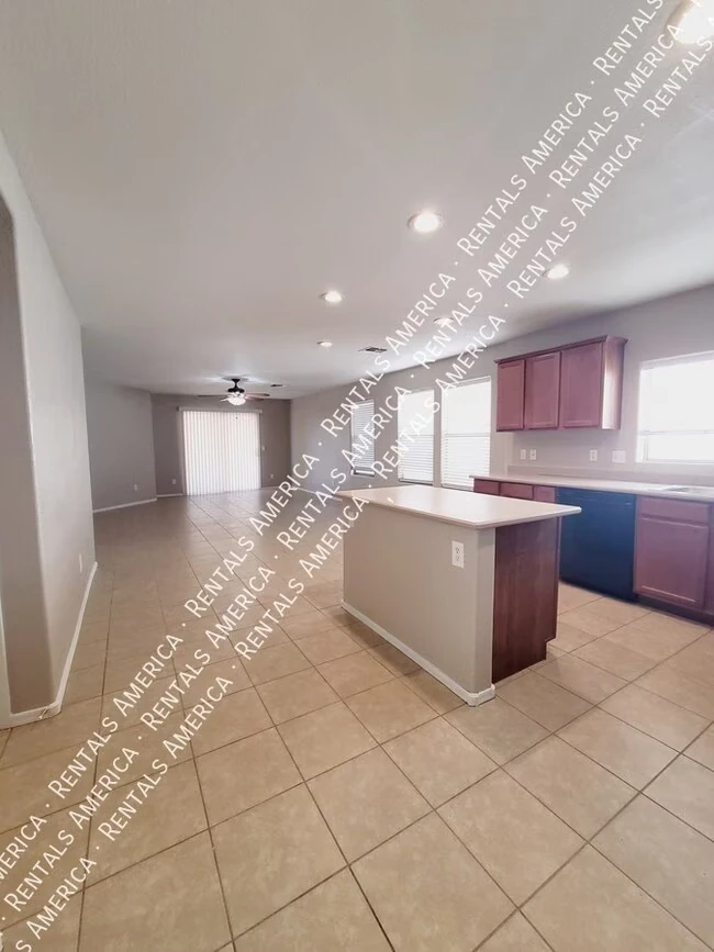 776 E Cowboy Cove Trail San Tan Valley, AZ 85143 photo 4