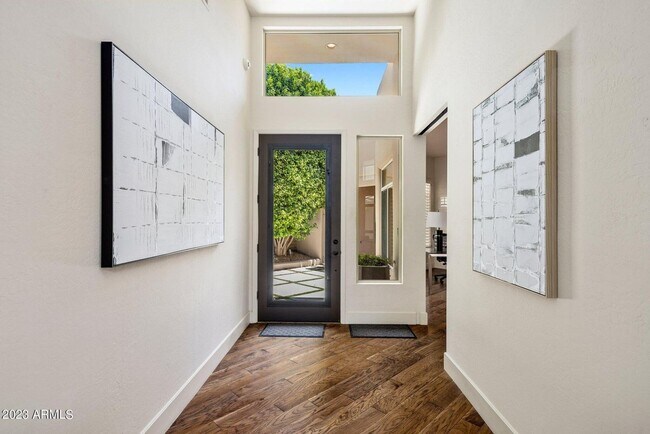 6711 E Camelback Rd Scottsdale, AZ 85251 photo 2