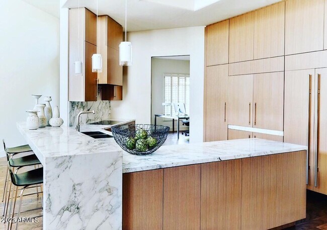 6711 E Camelback Rd Scottsdale, AZ 85251 photo 3