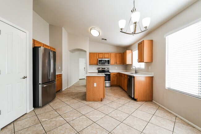 1427 E Vernoa St San Tan Valley, AZ 85140 photo 5