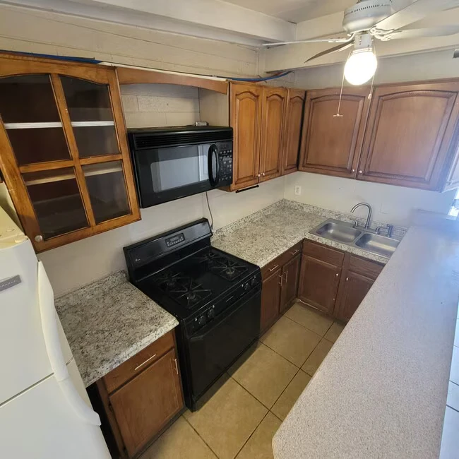 1311 North 48th Place Phoenix, AZ 85008 photo 2