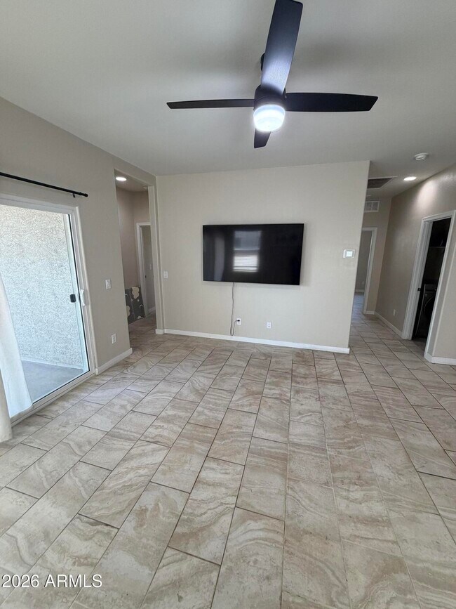 7836 West Riverside Avenue Phoenix, AZ 85043 photo 4
