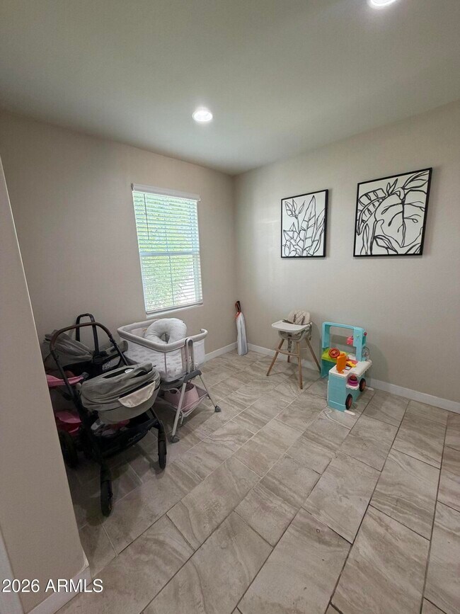 7836 West Riverside Avenue Phoenix, AZ 85043 photo 2