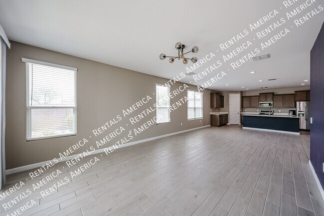 38017 W San Alvarez Ave photo 5
