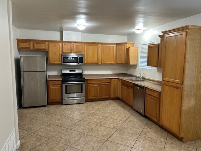 1746 W Thomas Rd Phoenix, AZ 85015 photo 2