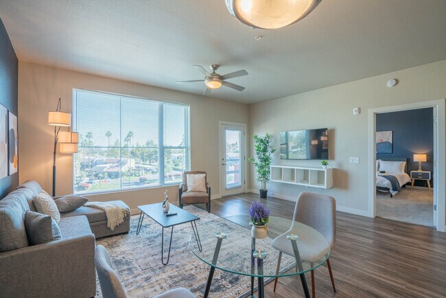 1890 S Country Club Way Tempe, AZ 85281 photo 2