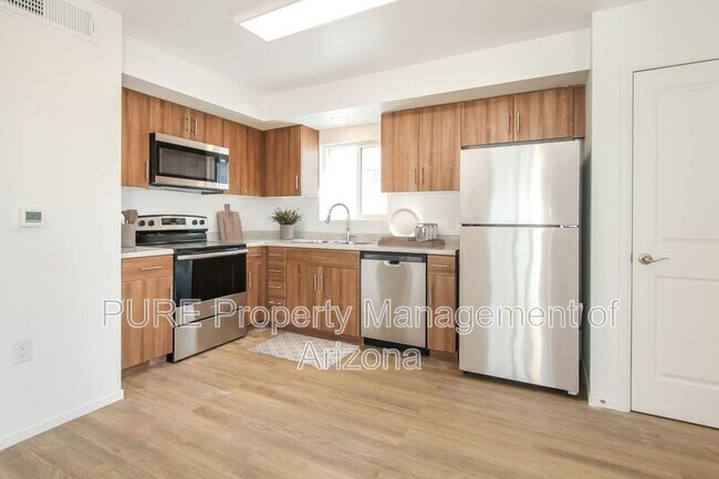 6077 N 60th Ave Glendale, AZ 85301 photo 3