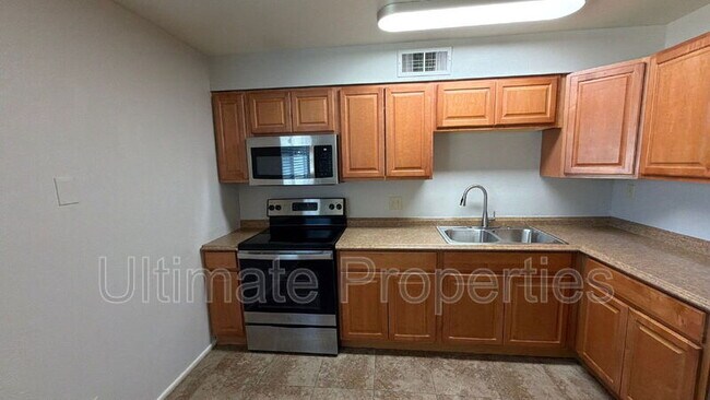 7210 W Turquoise Ave Peoria, AZ 85345 photo 4