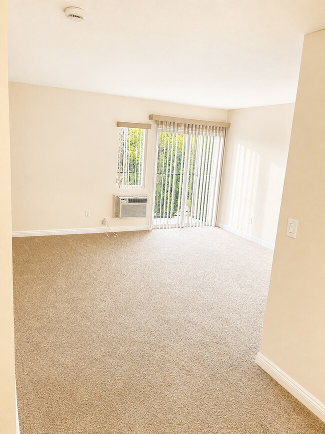 4860 Rolando Ct San Diego, CA 92115