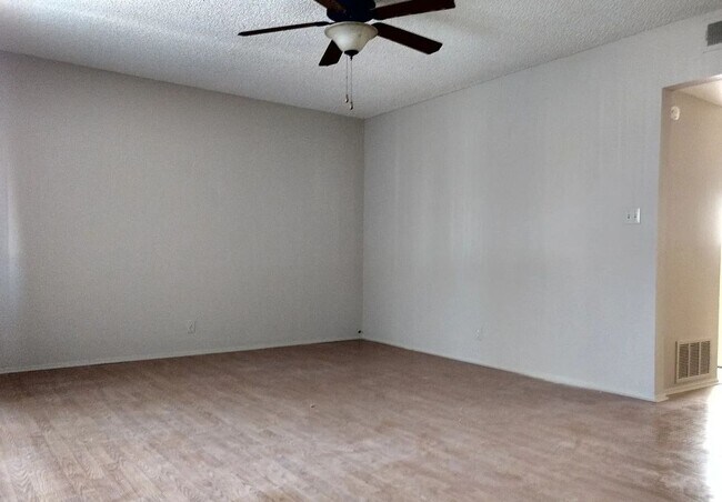3536 Santa Maria St Oceanside, CA 92056 photo 3