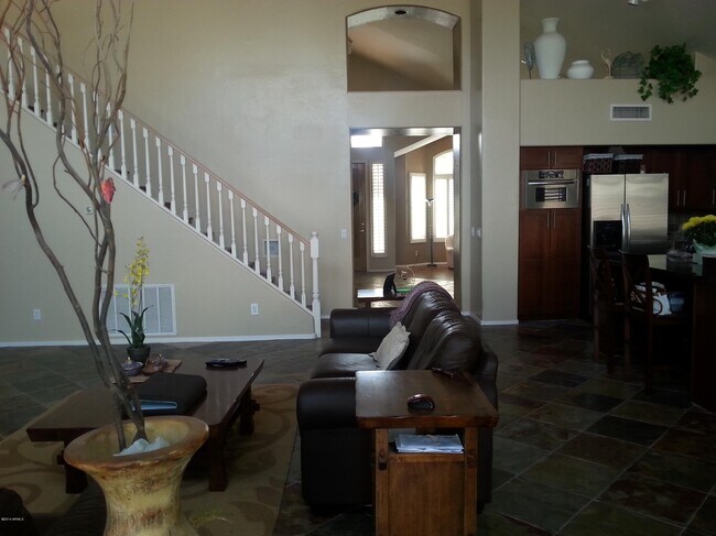 9720 E Davenport Dr Scottsdale, AZ 85260 photo 3