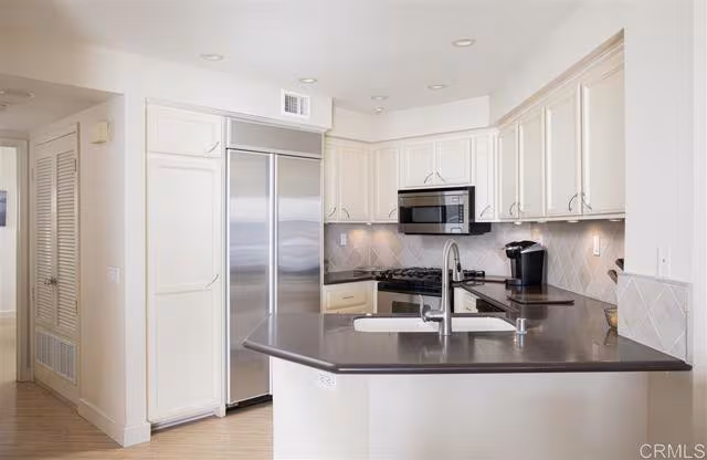 400 The Strand N Oceanside, CA 92054 photo 5