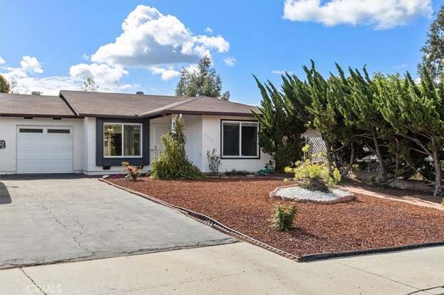 4753 Westridge Dr Oceanside, CA 92056 photo 2