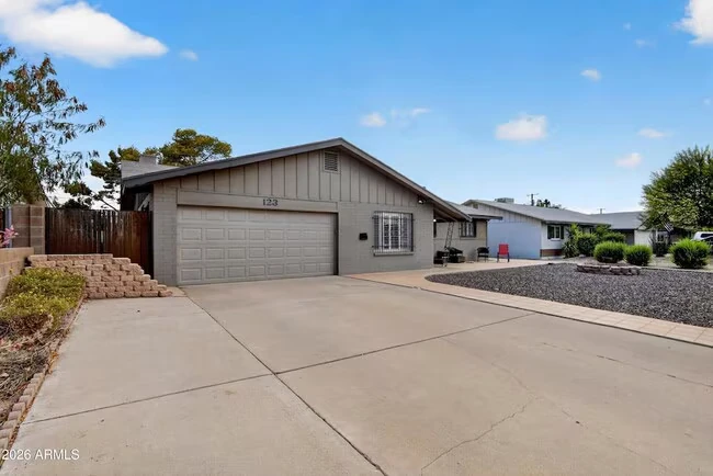 123 E Erie Dr Tempe, AZ 85282 photo 3