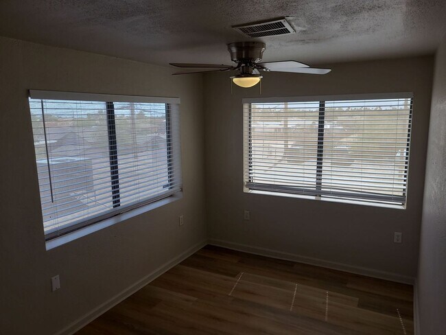 451 E 10th Ave Apache Junction, AZ 85119 photo 4