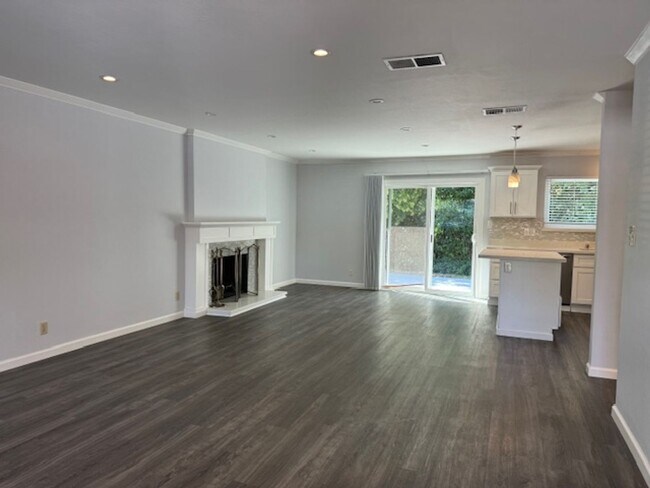 1BR/1BA Condo on Buena Vista Avenue · Walnut Creek photo 3
